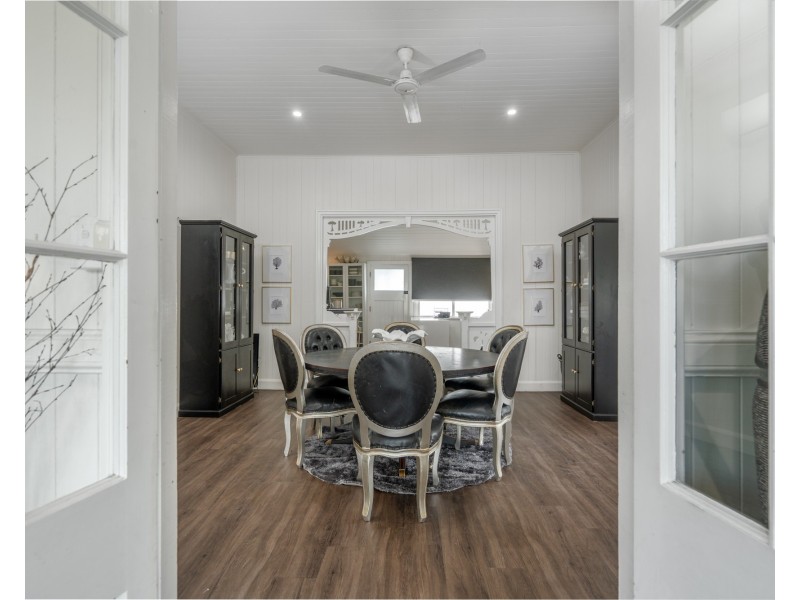 301 McLeod Street, Cairns North QLD 4870