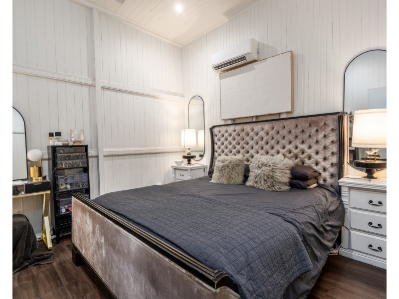 301 McLeod Street, Cairns North QLD 4870