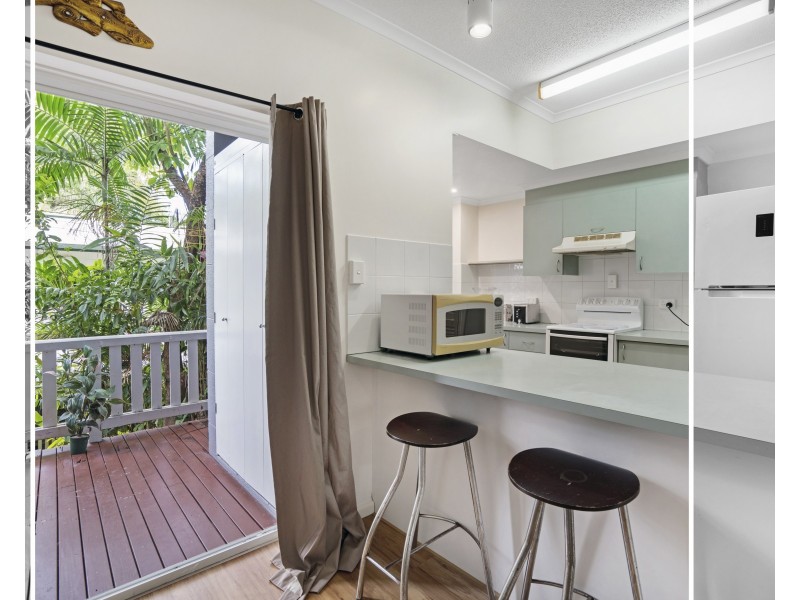 3/74 Old Smithfield Road, Freshwater QLD 4870