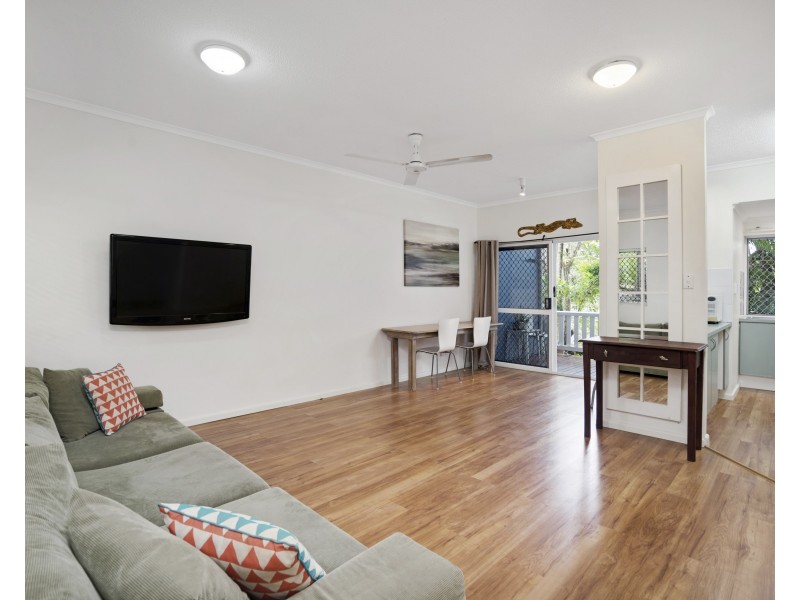 3/74 Old Smithfield Road, Freshwater QLD 4870