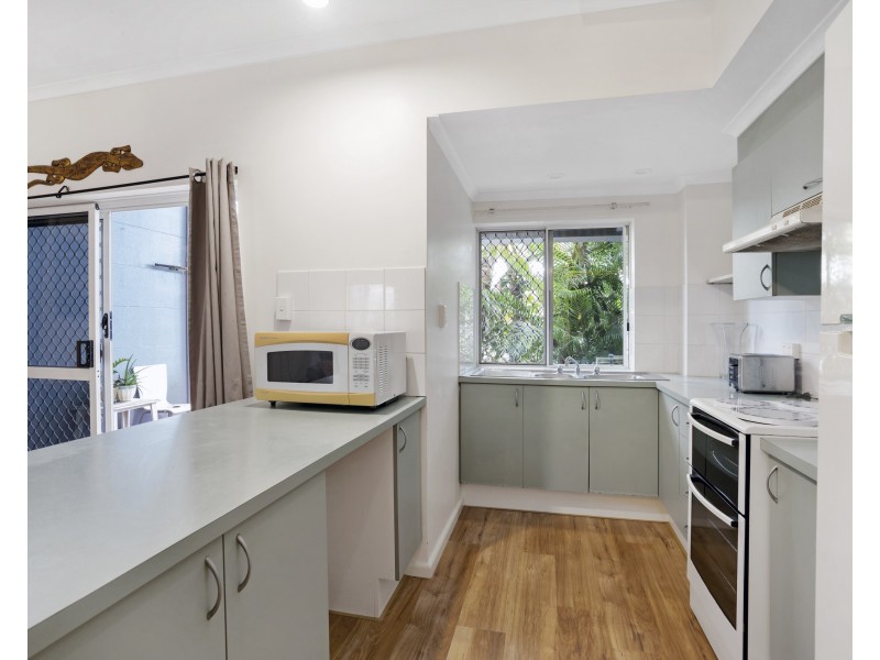 3/74 Old Smithfield Road, Freshwater QLD 4870