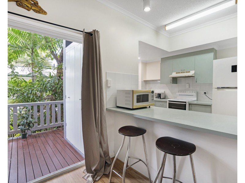 3/74 Old Smithfield Road, Freshwater QLD 4870