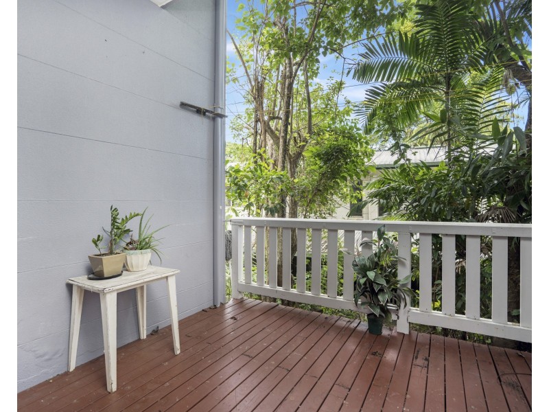 3/74 Old Smithfield Road, Freshwater QLD 4870