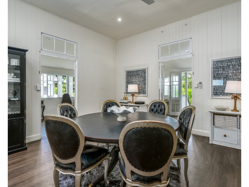 301 McLeod Street, Cairns North QLD 4870