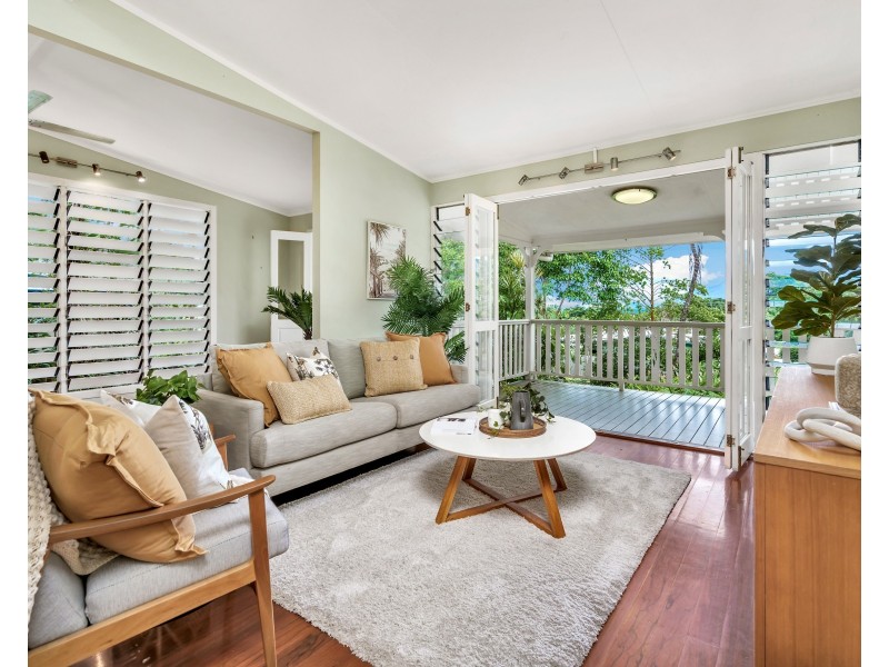 60 Hutchinson Street, Whitfield QLD 4870