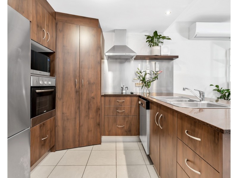 16/110  Digger Street, Cairns North QLD 4870