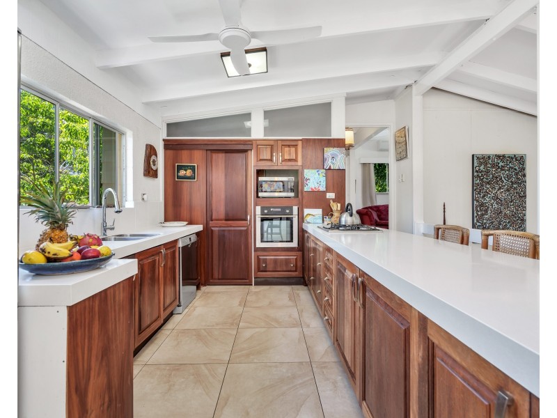 2 Albion Street, Yorkeys Knob QLD 4878