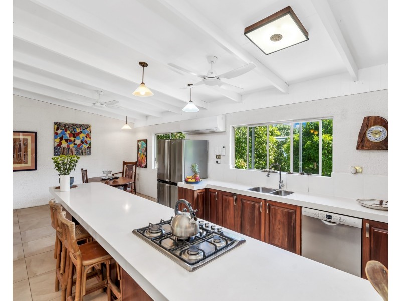 2 Albion Street, Yorkeys Knob QLD 4878