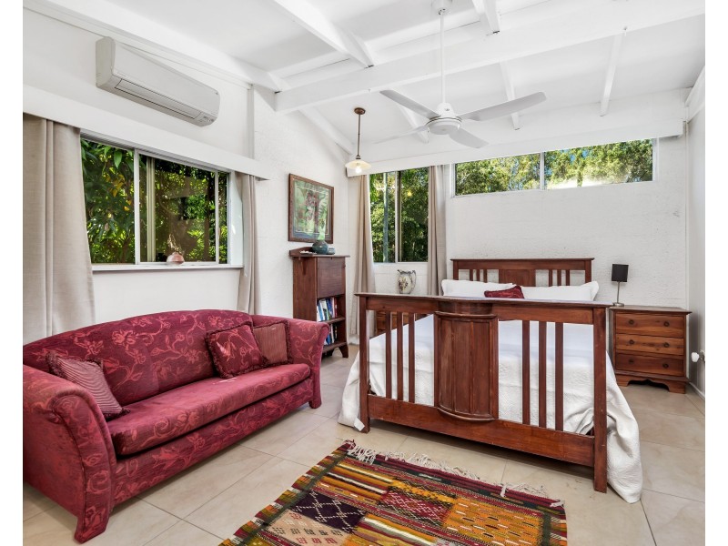 2 Albion Street, Yorkeys Knob QLD 4878