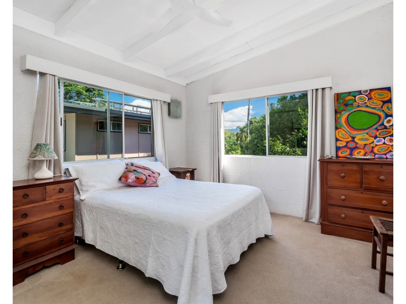 2 Albion Street, Yorkeys Knob QLD 4878