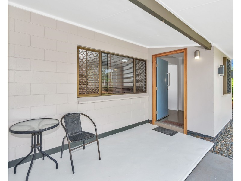5 Vivian Close, Westcourt QLD 4870