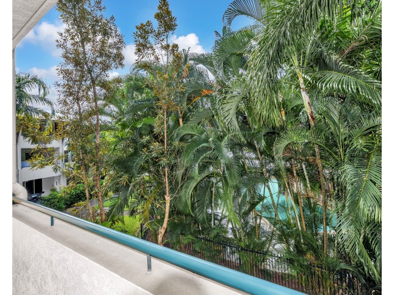 15/1804 Captain Cook Highway, Clifton Beach QLD 4879