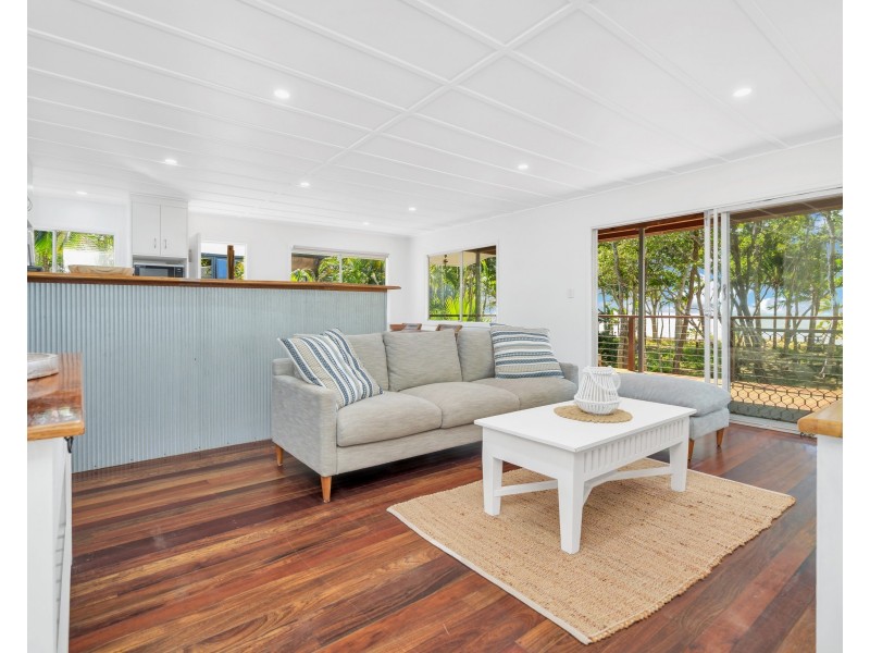 22 Poinsettia Street, Holloways Beach QLD 4878