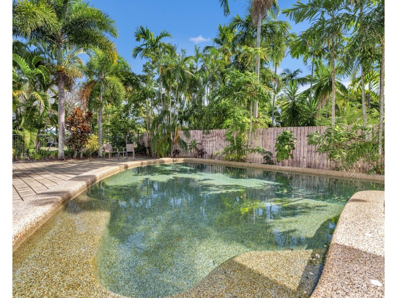 22 Poinsettia Street, Holloways Beach QLD 4878