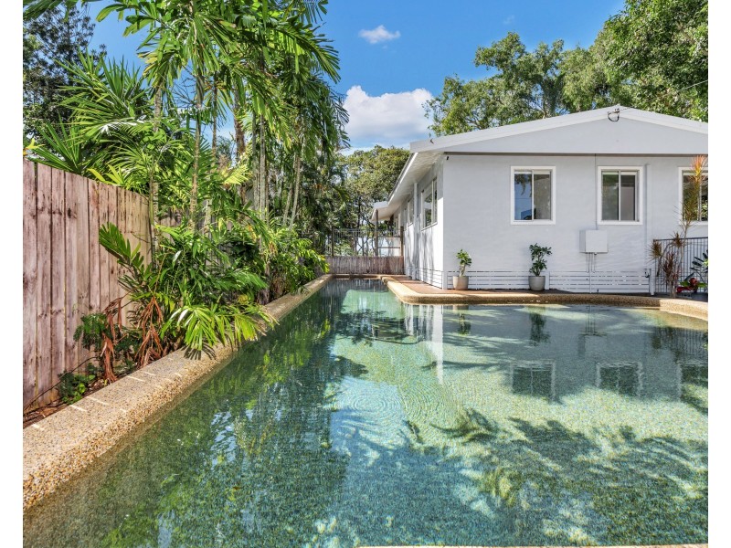 22 Poinsettia Street, Holloways Beach QLD 4878