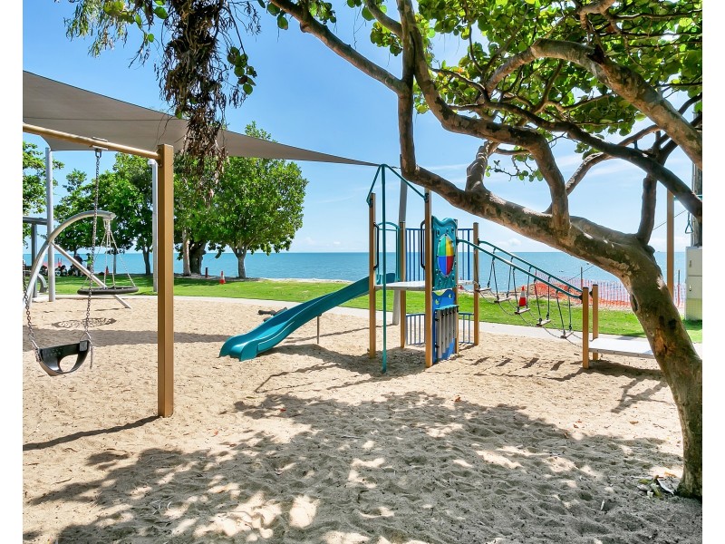 22 Poinsettia Street, Holloways Beach QLD 4878
