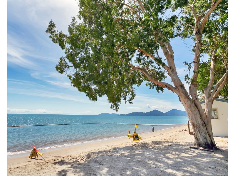 22 Poinsettia Street, Holloways Beach QLD 4878