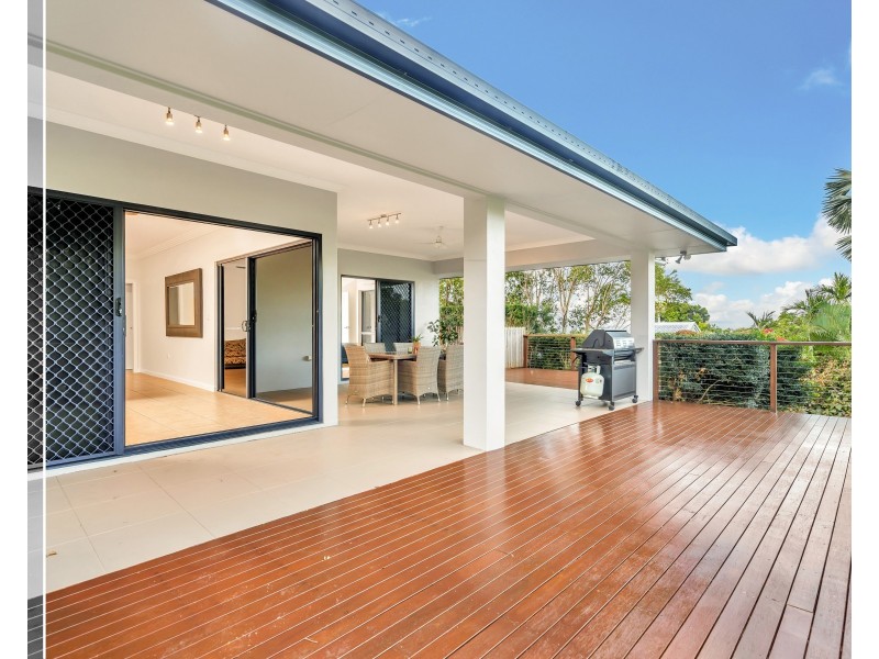 2 Buckinghamia Close, Redlynch QLD 4870