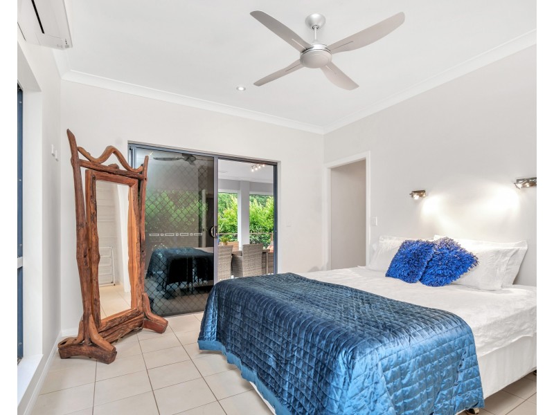2 Buckinghamia Close, Redlynch QLD 4870