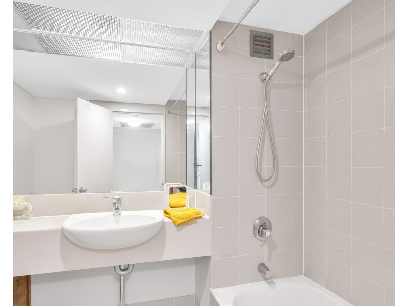 42/219-225 Abbott Street, Cairns North QLD 4870