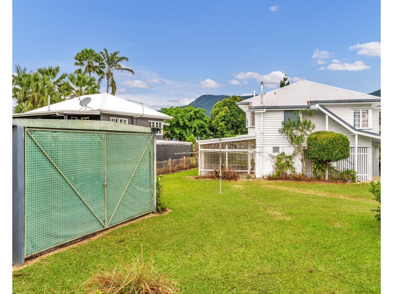 6 Hoad Street, Earlville QLD 4870