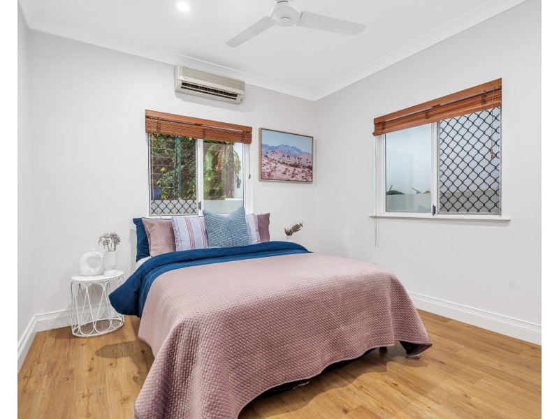 24 Oceanview Place, Mooroobool QLD 4870