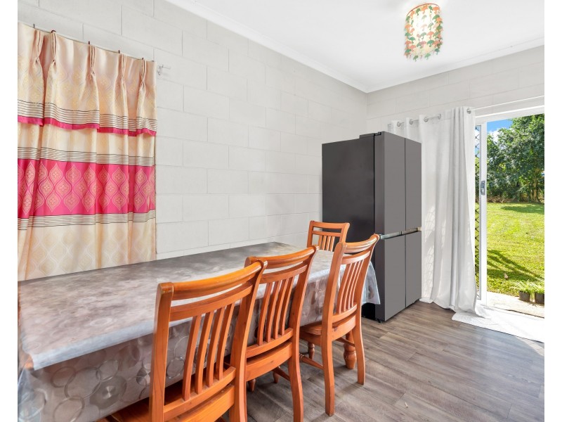 22 Dunbar Street, Mooroobool QLD 4870