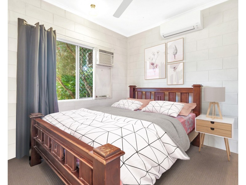 22 Dunbar Street, Mooroobool QLD 4870