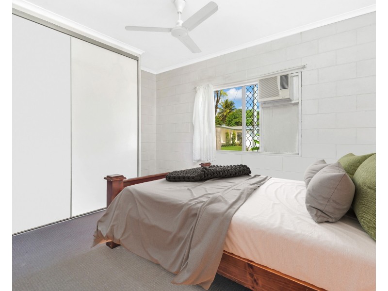 22 Dunbar Street, Mooroobool QLD 4870