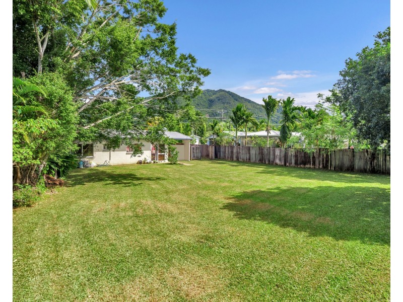 22 Dunbar Street, Mooroobool QLD 4870