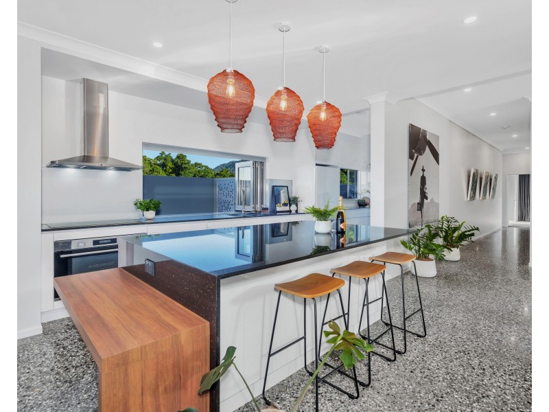 68 The Peak Road, Cairns QLD 4870