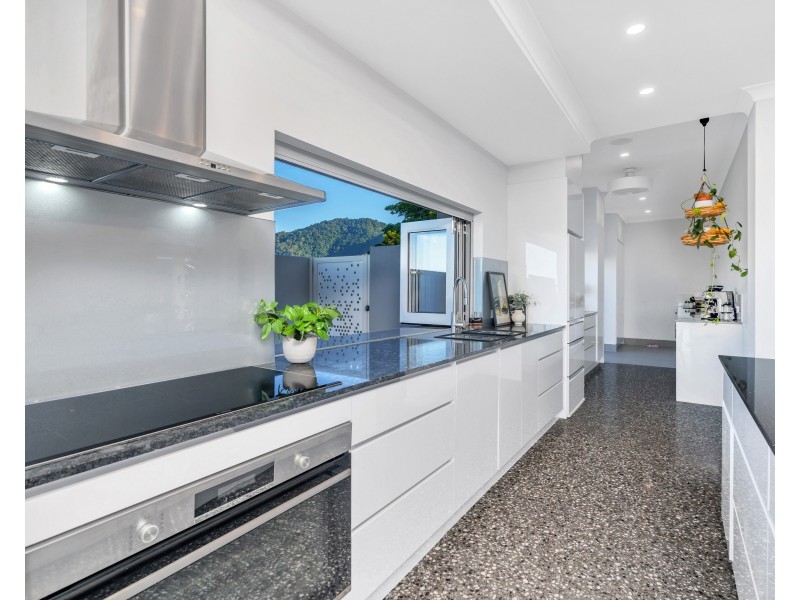 68 The Peak Road, Cairns QLD 4870