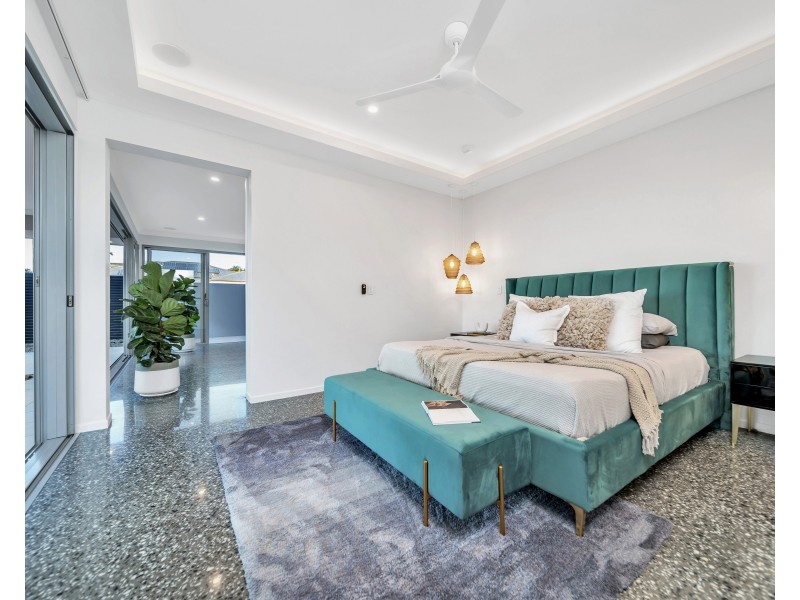 68 The Peak Road, Cairns QLD 4870