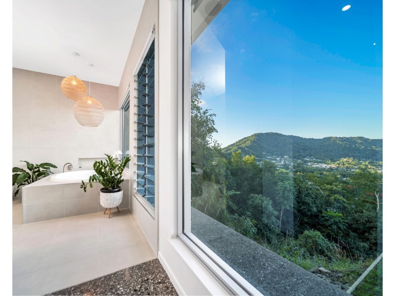 68 The Peak Road, Cairns QLD 4870