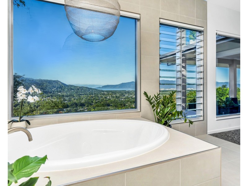 68 The Peak Road, Cairns QLD 4870
