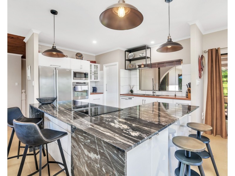 12 Bayview Street, Bayview Heights QLD 4868