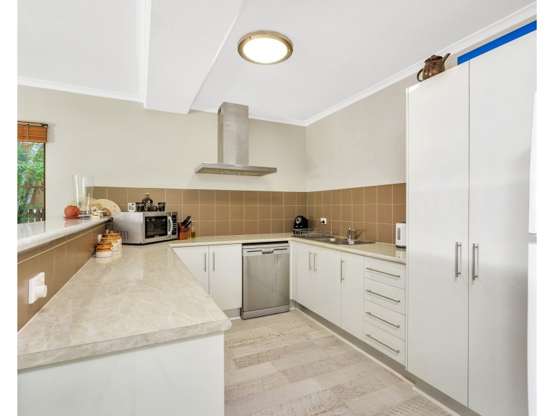 12 Bayview Street, Bayview Heights QLD 4868