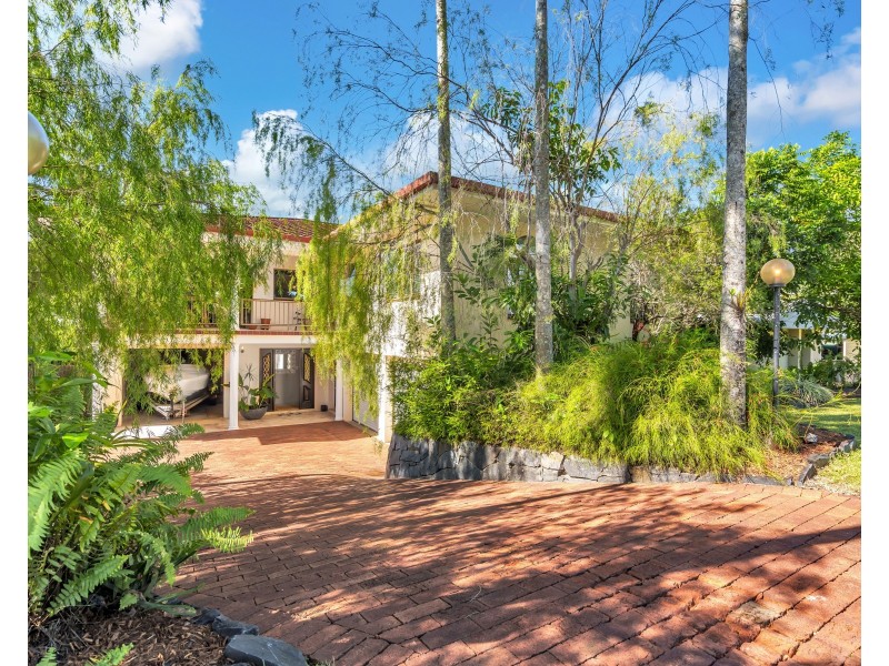 12 Bayview Street, Bayview Heights QLD 4868
