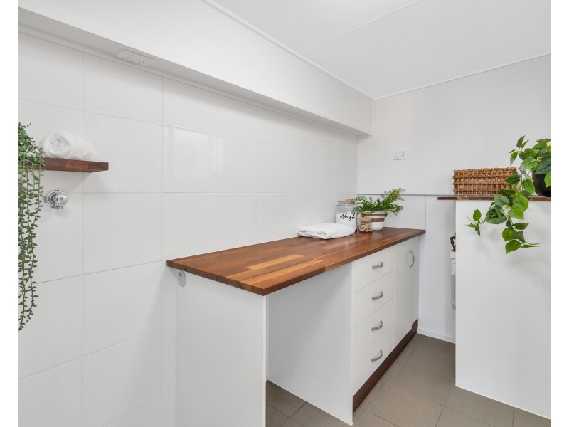 42 Cambrian Avenue, Smithfield QLD 4878