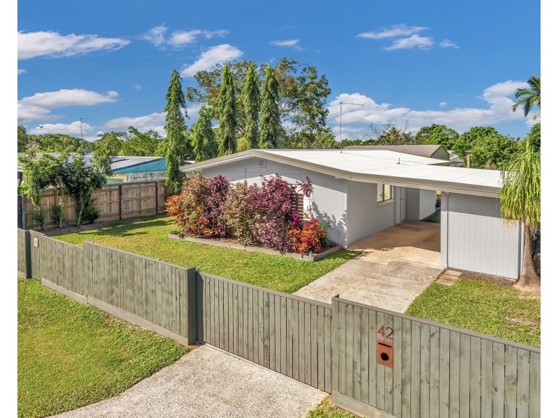 42 Cambrian Avenue, Smithfield QLD 4878