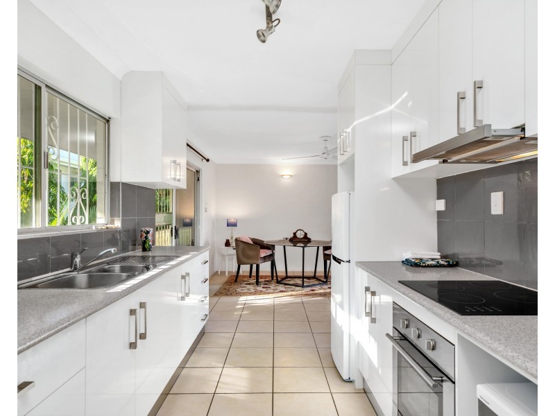 8/347 Lake Street, Cairns North QLD 4870