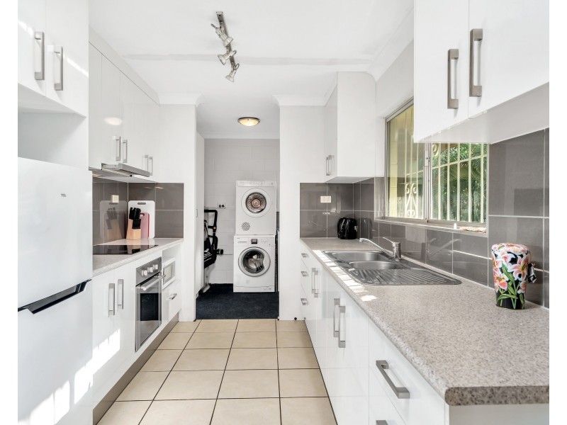 8/347 Lake Street, Cairns North QLD 4870