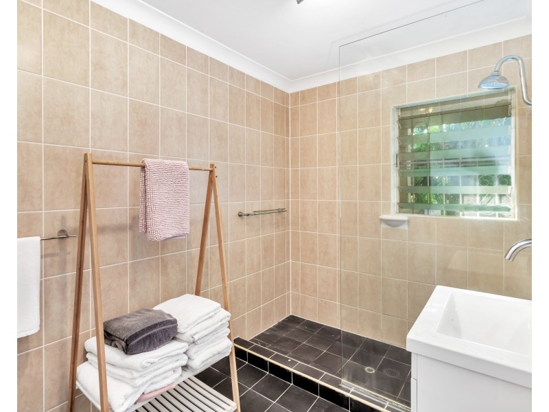 8/347 Lake Street, Cairns North QLD 4870