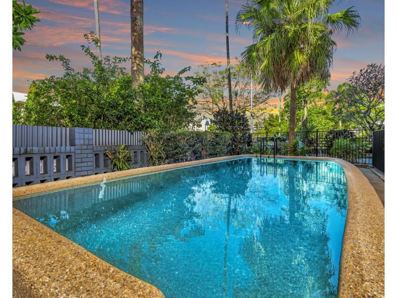 8/347 Lake Street, Cairns North QLD 4870