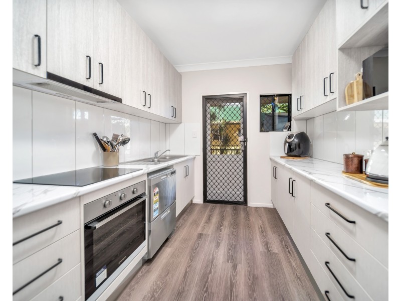 12/3-9 Stratford Parade, Stratford QLD 4870