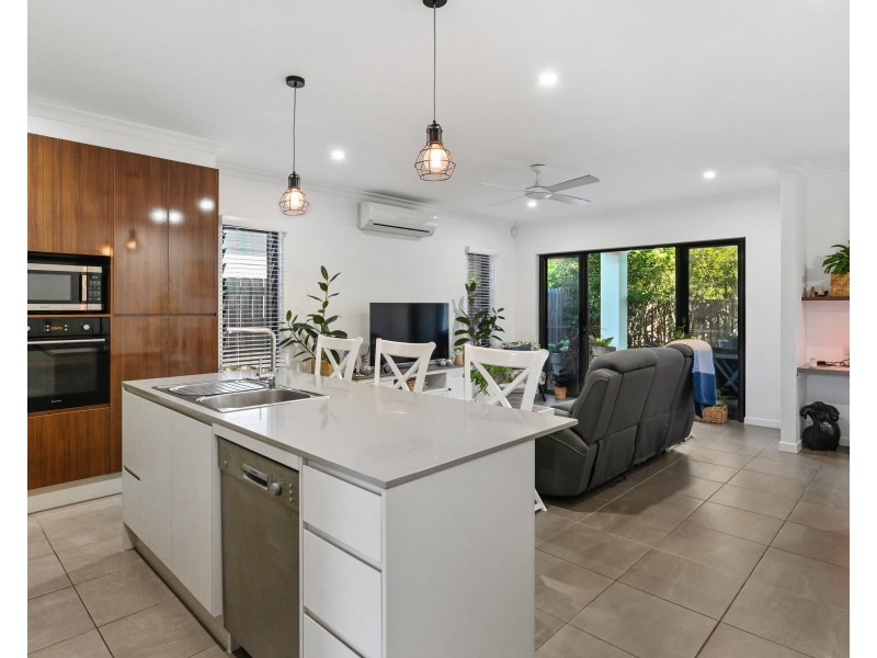 74 Edge Court, Manoora QLD 4870