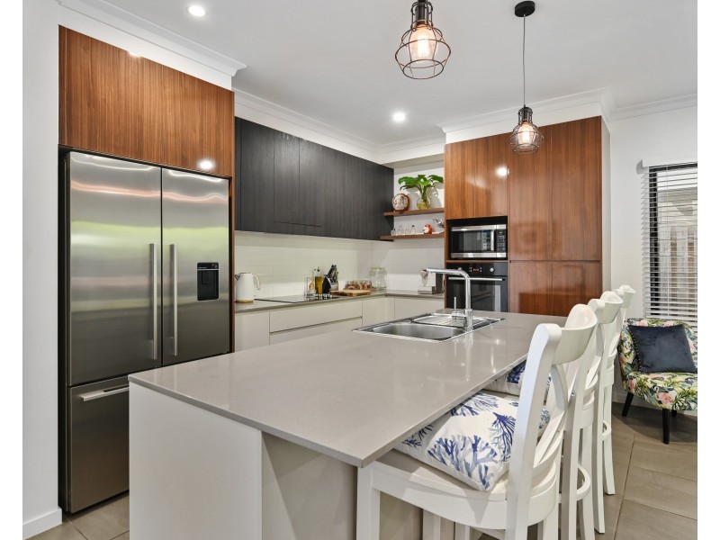 74 Edge Court, Manoora QLD 4870