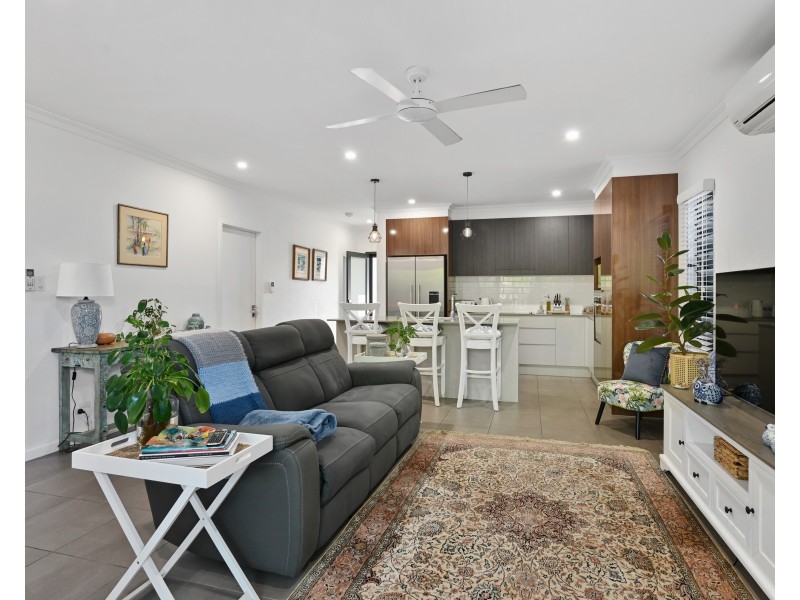 74 Edge Court, Manoora QLD 4870