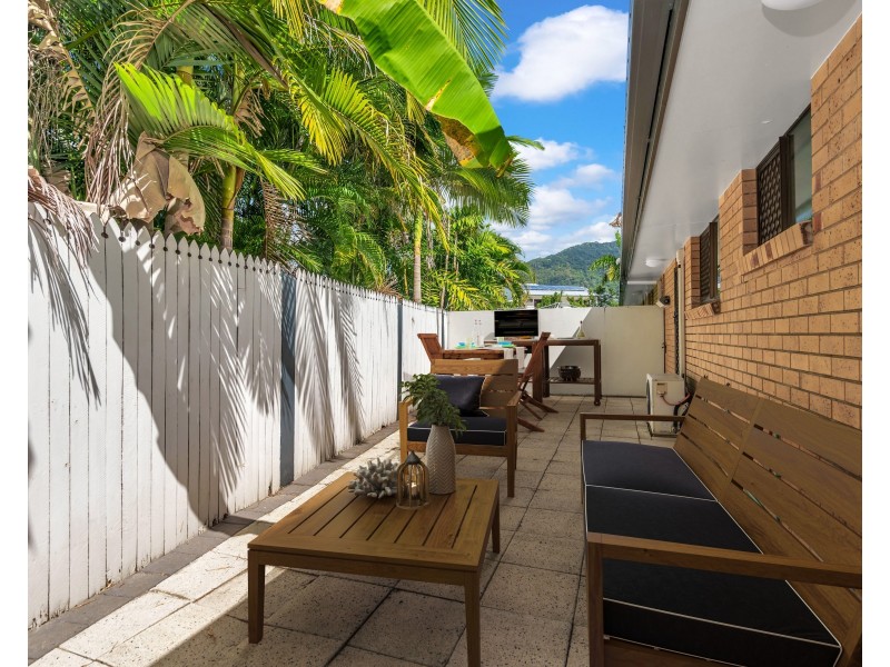 1/5 Briggs Close, Whitfield QLD 4870