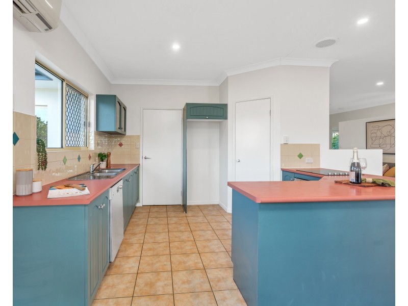 10 Sweetlip Close, Kanimbla QLD 4870
